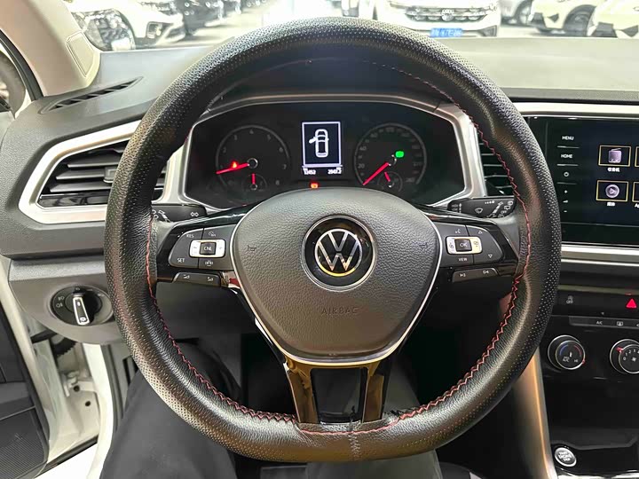 Фото 4 - Volkswagen T-Roc