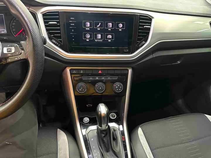 Фото 7 - Volkswagen T-Roc