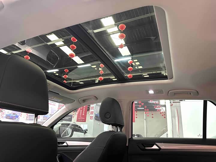 Фото 9 - Volkswagen T-Roc