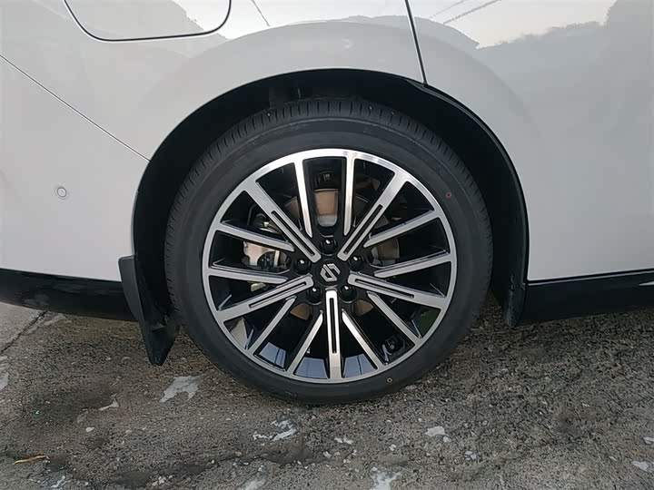 Фото 26 - Leapmotor B01