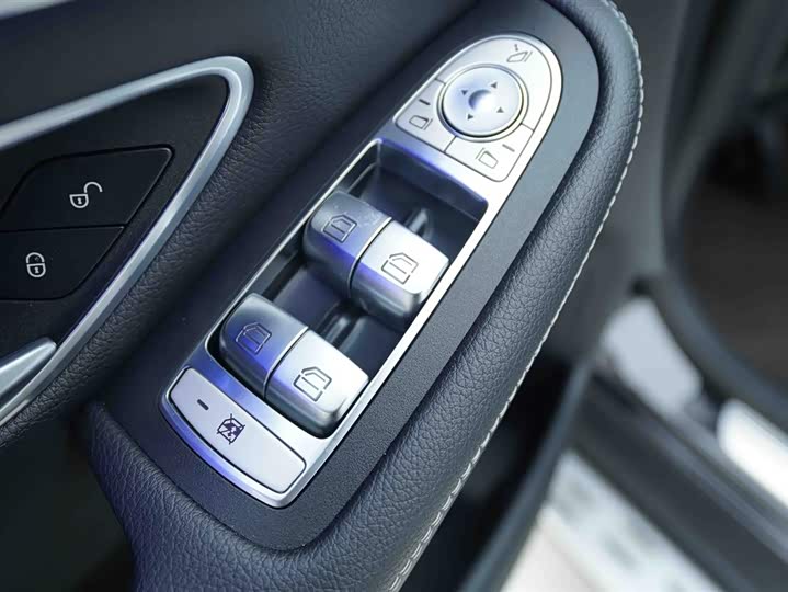 Фото 10 - Mercedes-Benz GLC-Class