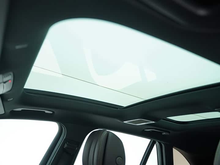 Фото 11 - Mercedes-Benz GLC-Class