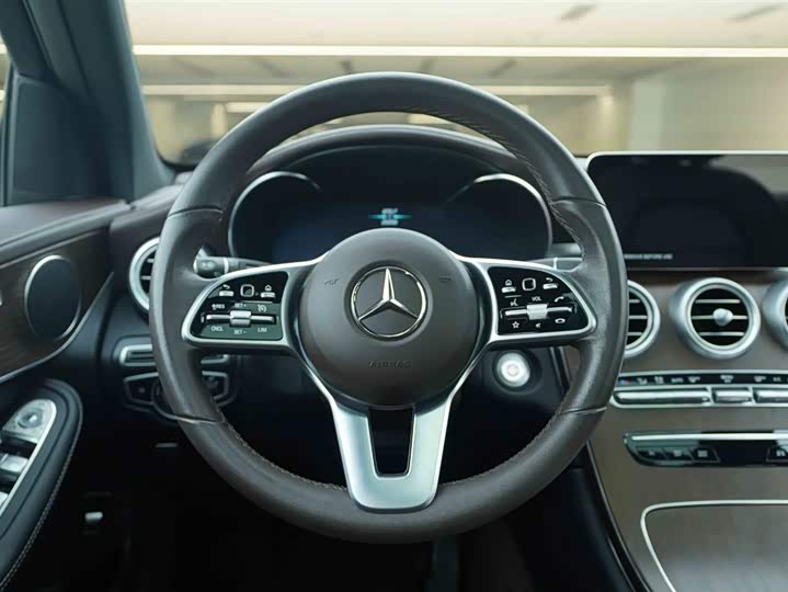 Фото 17 - Mercedes-Benz GLC-Class