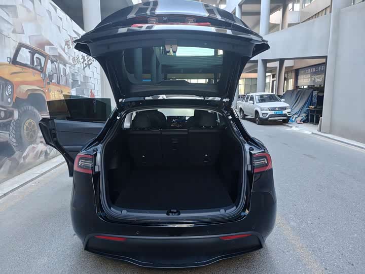 Фото 12 - Tesla Model Y