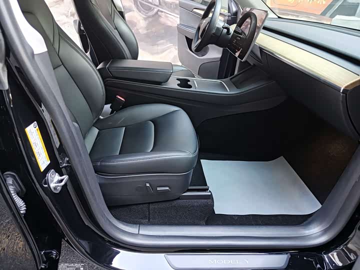 Фото 9 - Tesla Model Y