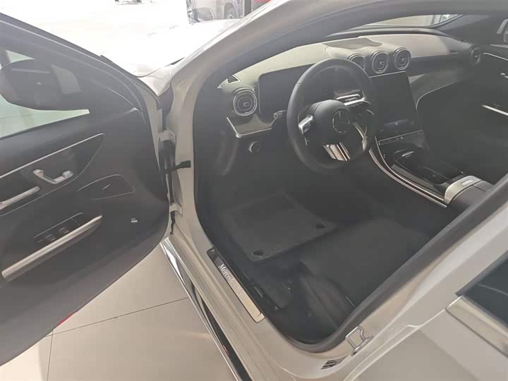 Фото 16 - Mercedes-Benz C-Class