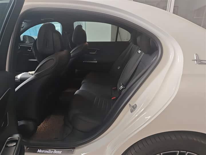 Фото 17 - Mercedes-Benz C-Class