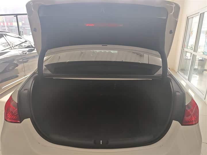 Фото 19 - Mercedes-Benz C-Class