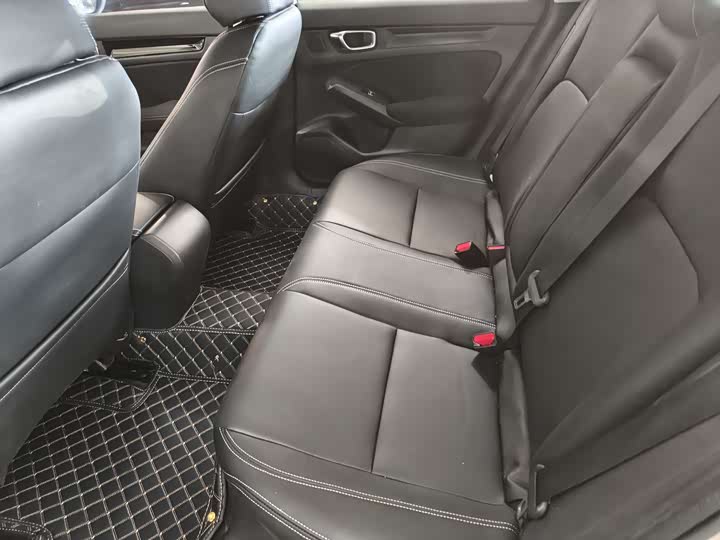 Фото 8 - Honda Civic