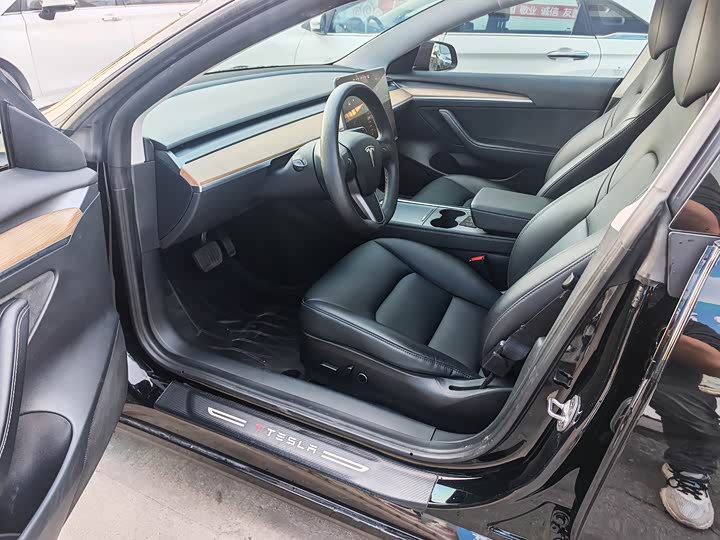 Фото 5 - Tesla Model 3