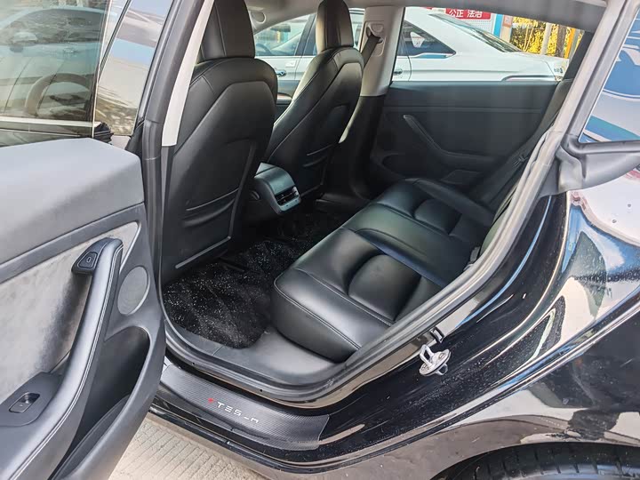 Фото 6 - Tesla Model 3