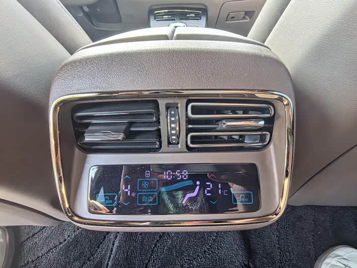 Фото 11 - BYD Han