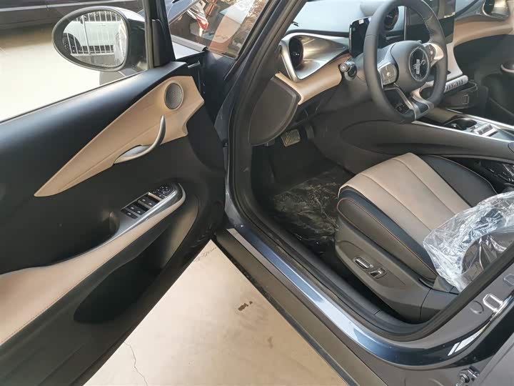 Фото 16 - BYD Dolphin