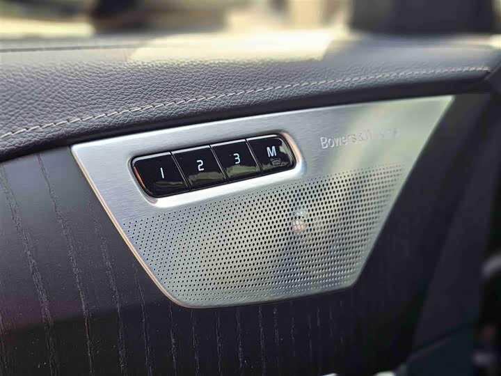 Фото 15 - Volvo XC90