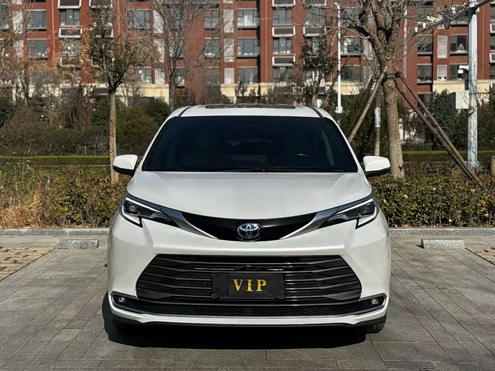 Фото 2 - Toyota Sienna