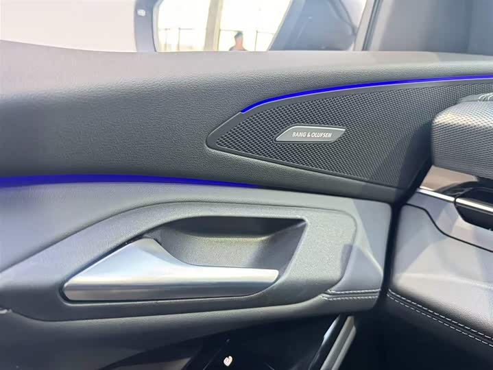 Фото 15 - Audi Q6L e-tron