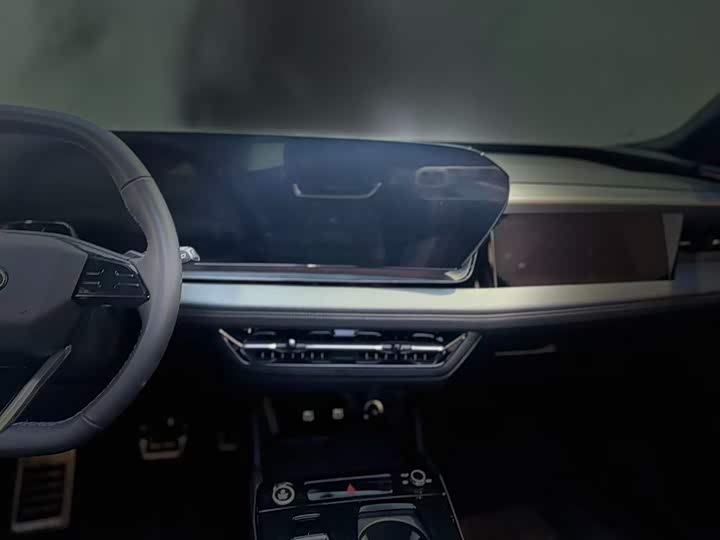 Фото 16 - Audi Q6L e-tron