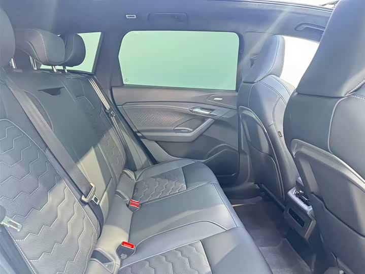 Фото 7 - Audi Q6L e-tron