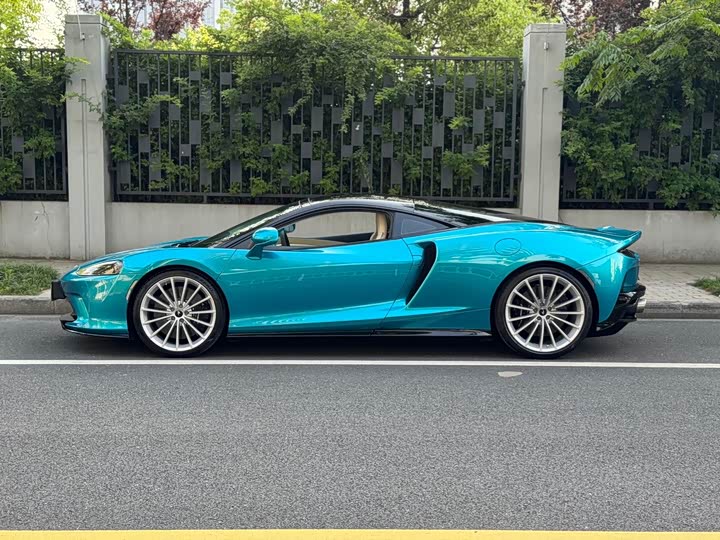 Фото 3 - McLaren GT