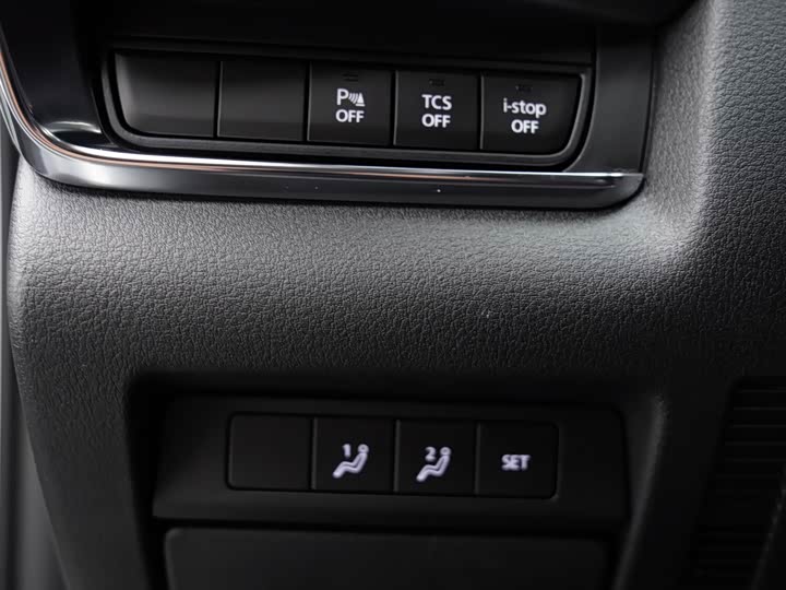 Фото 11 - Mazda CX-30