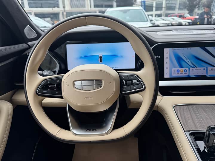 Фото 10 - Geely Monjaro