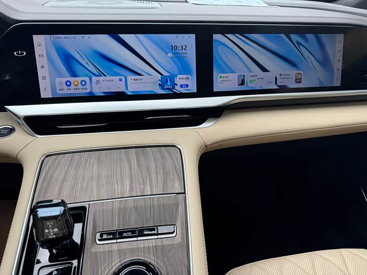 Фото 11 - Geely Monjaro