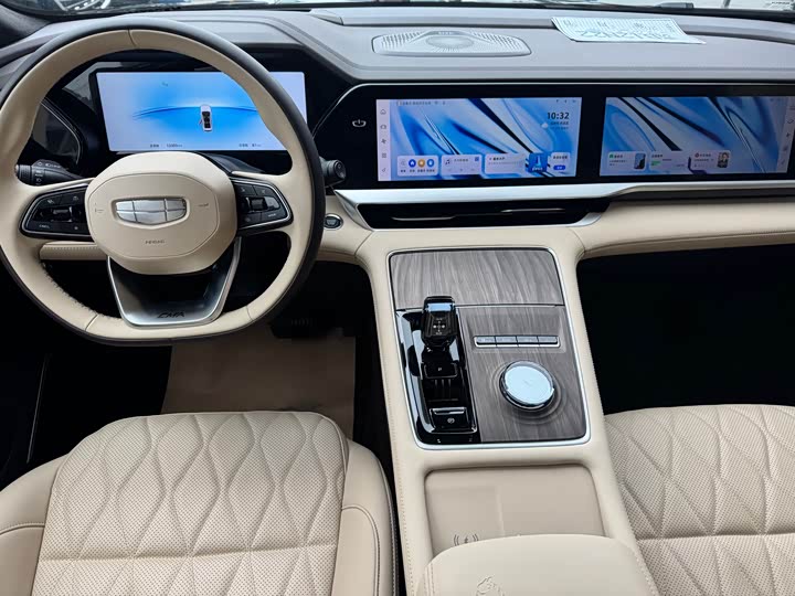 Фото 13 - Geely Monjaro