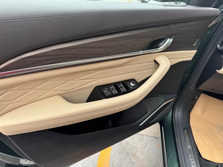 Фото 8 - Geely Monjaro