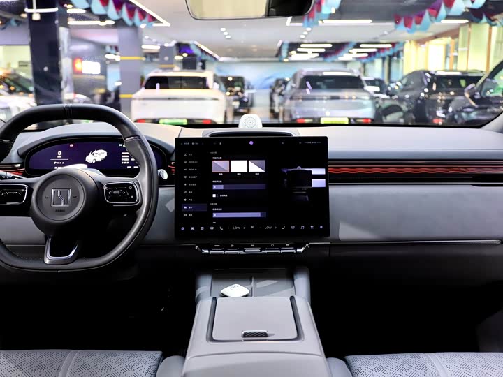 Фото 18 - Zeekr 7X