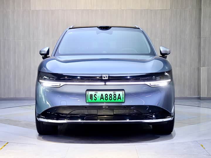 Фото 2 - Zeekr 7X