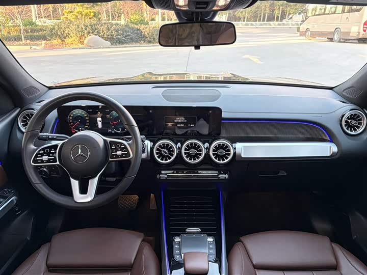 Фото 8 - Mercedes-Benz GLB-Class