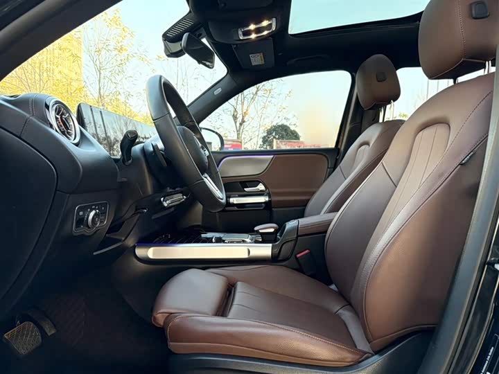 Фото 9 - Mercedes-Benz GLB-Class