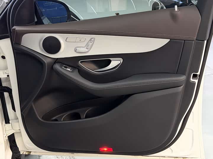 Фото 12 - Mercedes-Benz GLC-Class