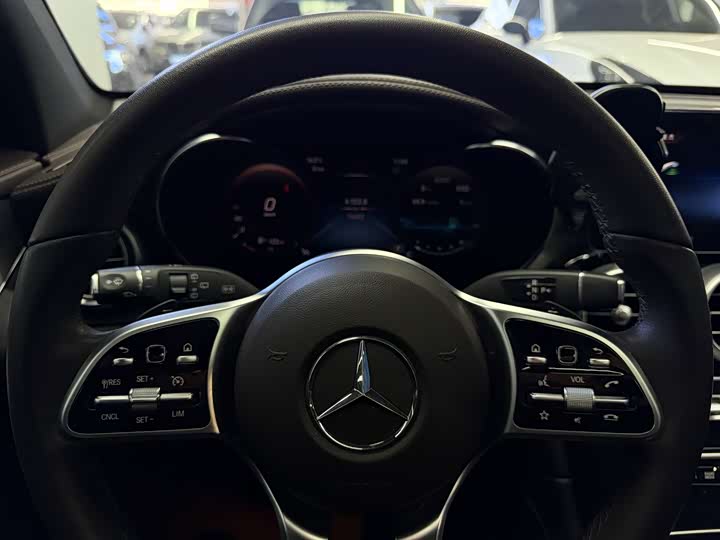 Фото 16 - Mercedes-Benz GLC-Class