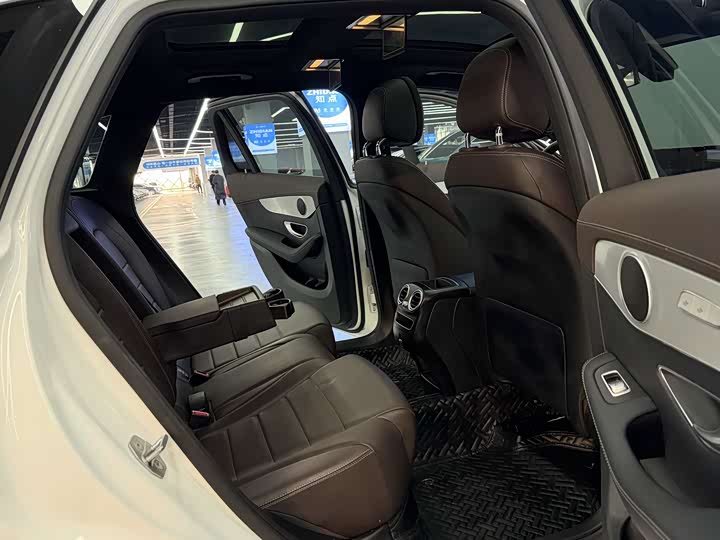 Фото 17 - Mercedes-Benz GLC-Class