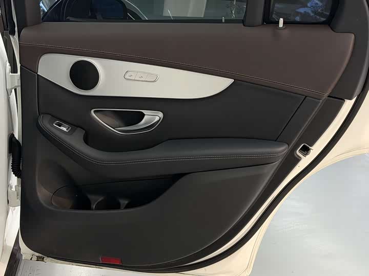 Фото 18 - Mercedes-Benz GLC-Class