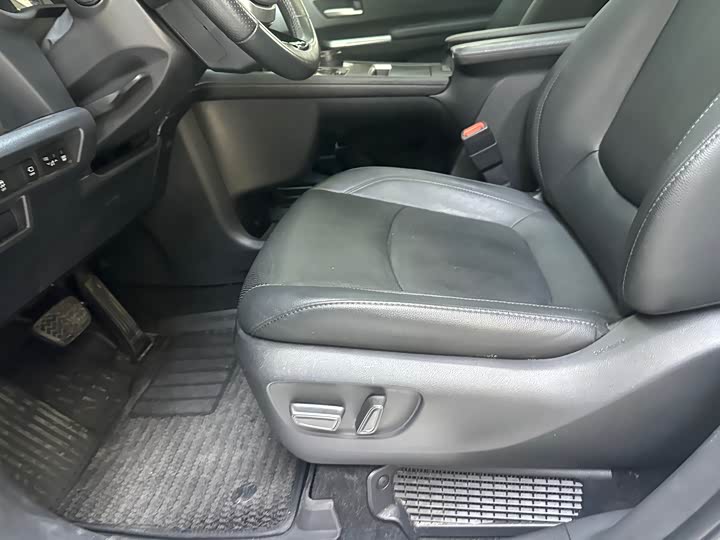 Фото 12 - Toyota Sienna