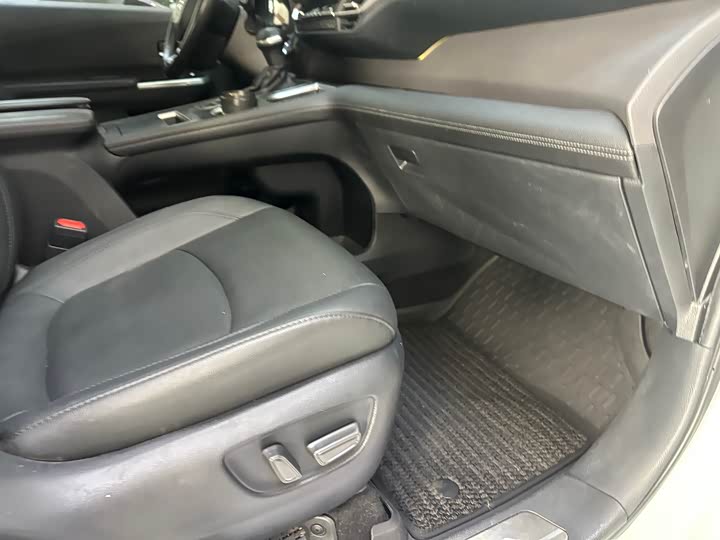 Фото 22 - Toyota Sienna