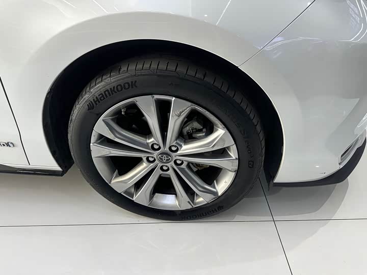 Фото 5 - Toyota Sienna