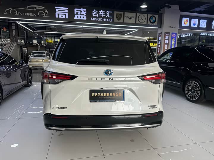 Фото 8 - Toyota Sienna