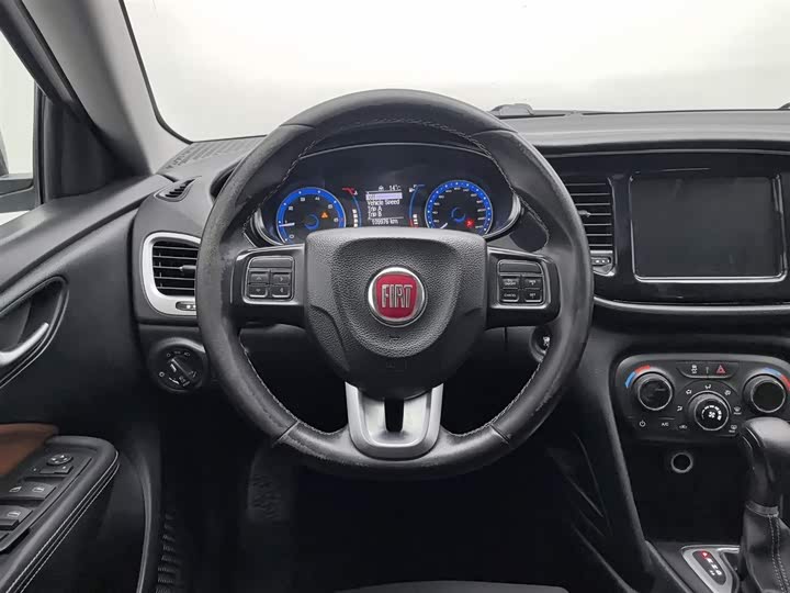 Фото 11 - Kia K5