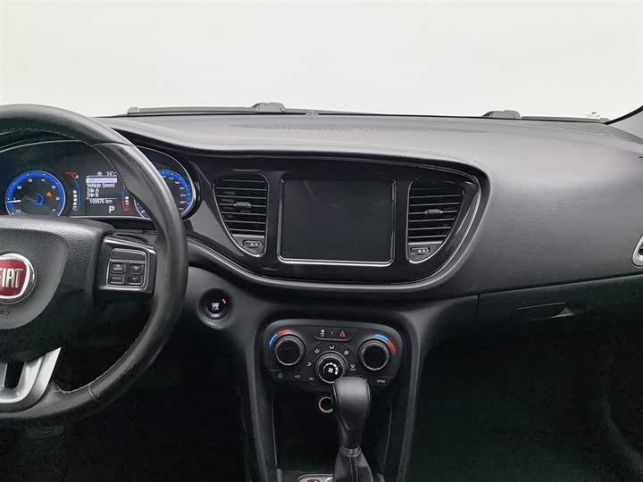 Фото 12 - Kia K5