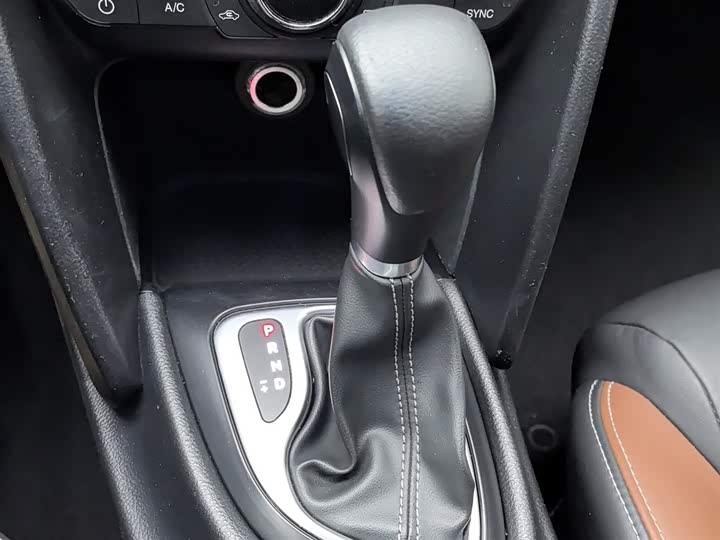 Фото 13 - Kia K5