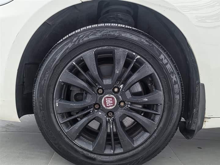 Фото 17 - Kia K5