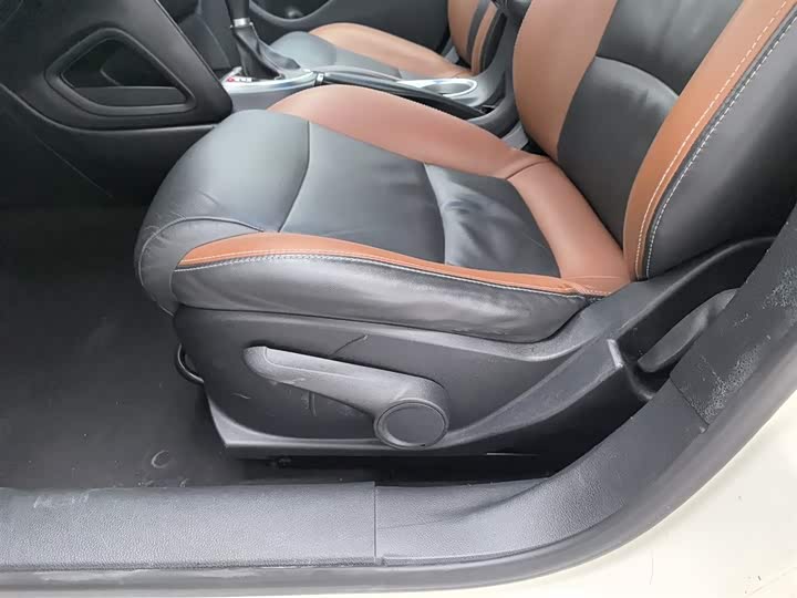 Фото 20 - Kia K5