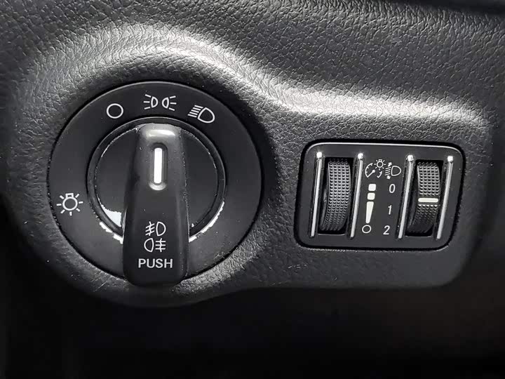 Фото 21 - Kia K5