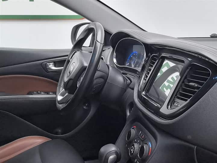 Фото 22 - Kia K5