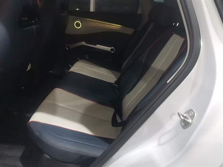 Фото 17 - BYD Yuan Plus