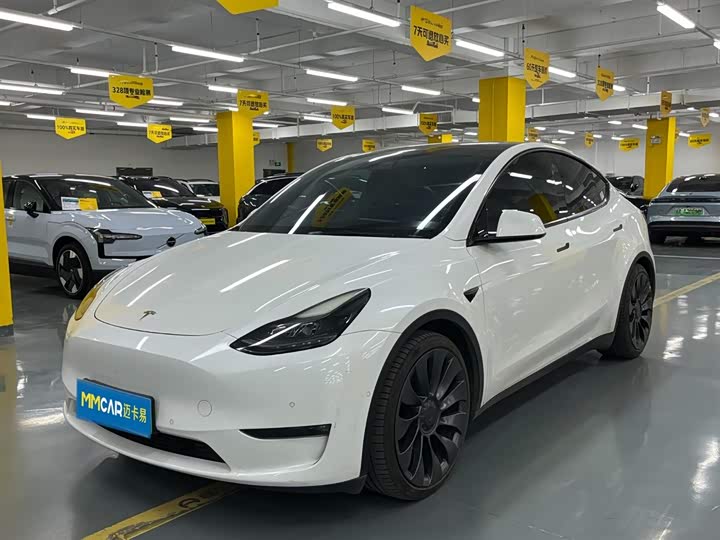 Фото 1 - Tesla Model Y