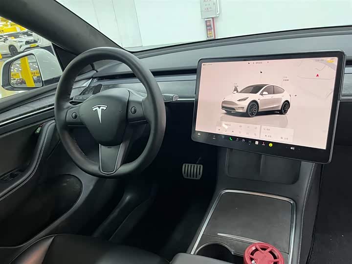 Фото 9 - Tesla Model Y